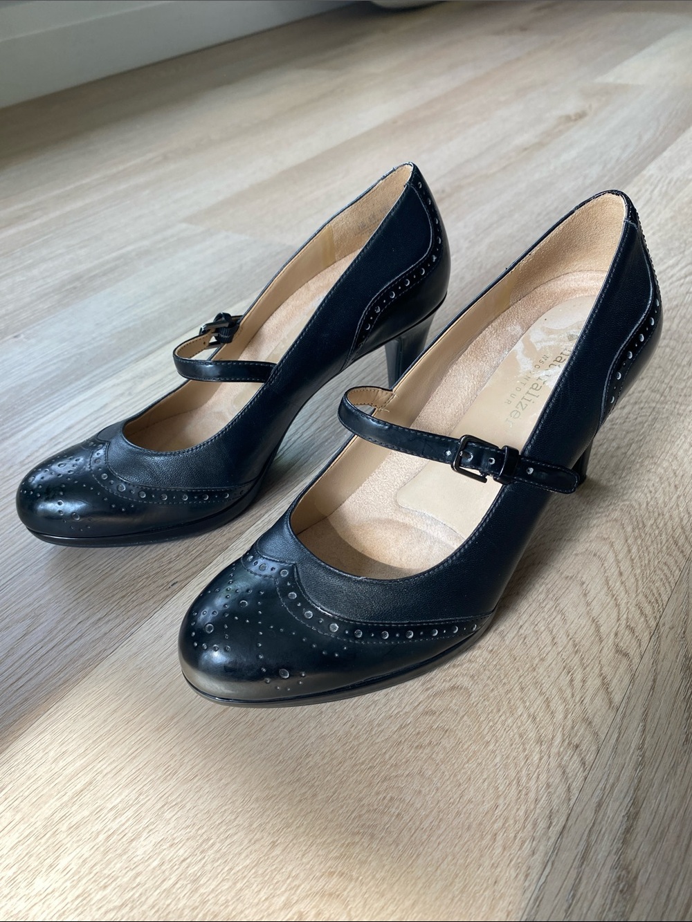 Naturalizer Black Leather Mary Jane Heels Wingtip Brogue Pumps Comfort Shoes